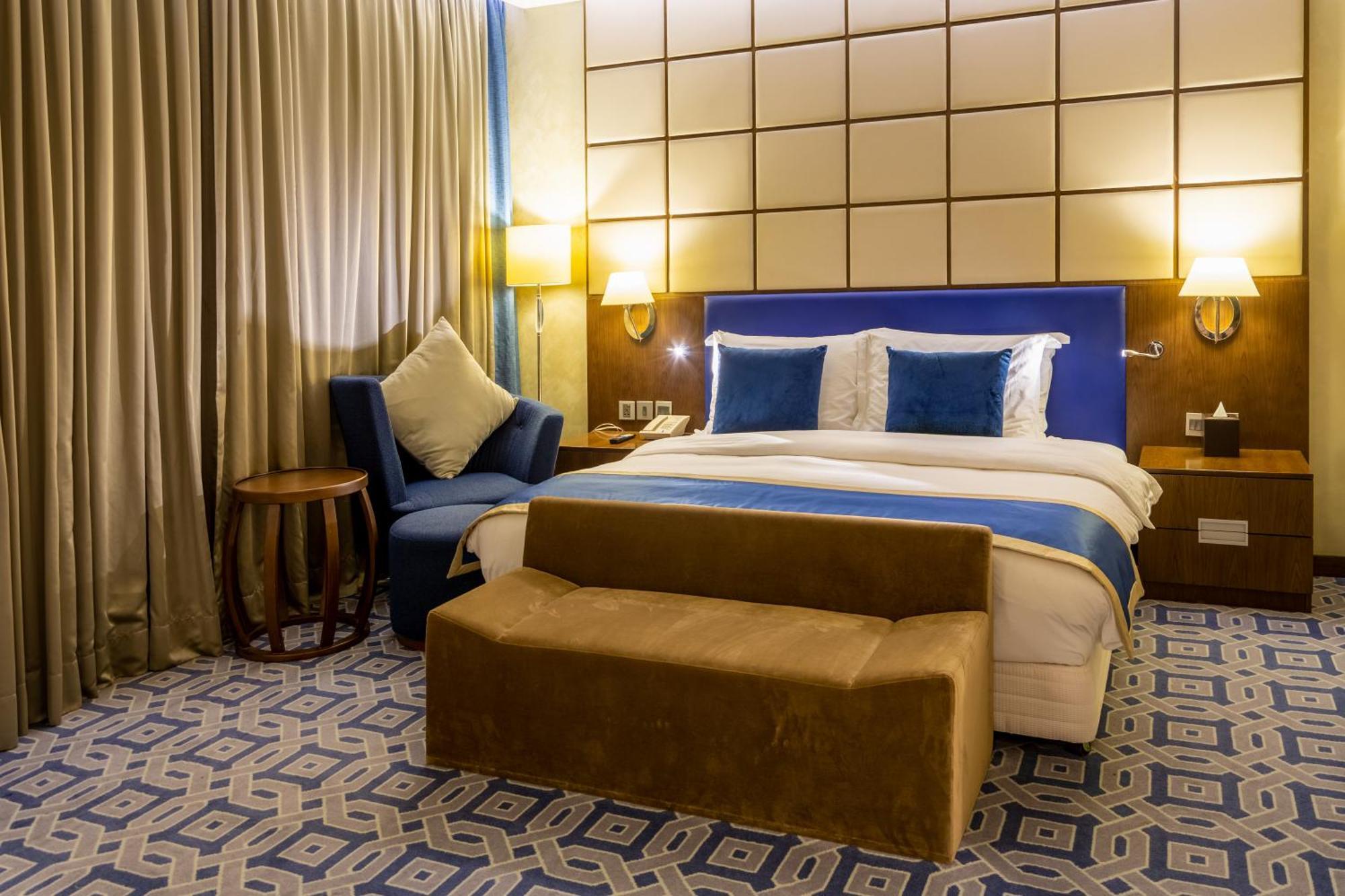 Radisson Blu Hotel & Resort, Сухар Экстерьер фото A bedroom at the hotel