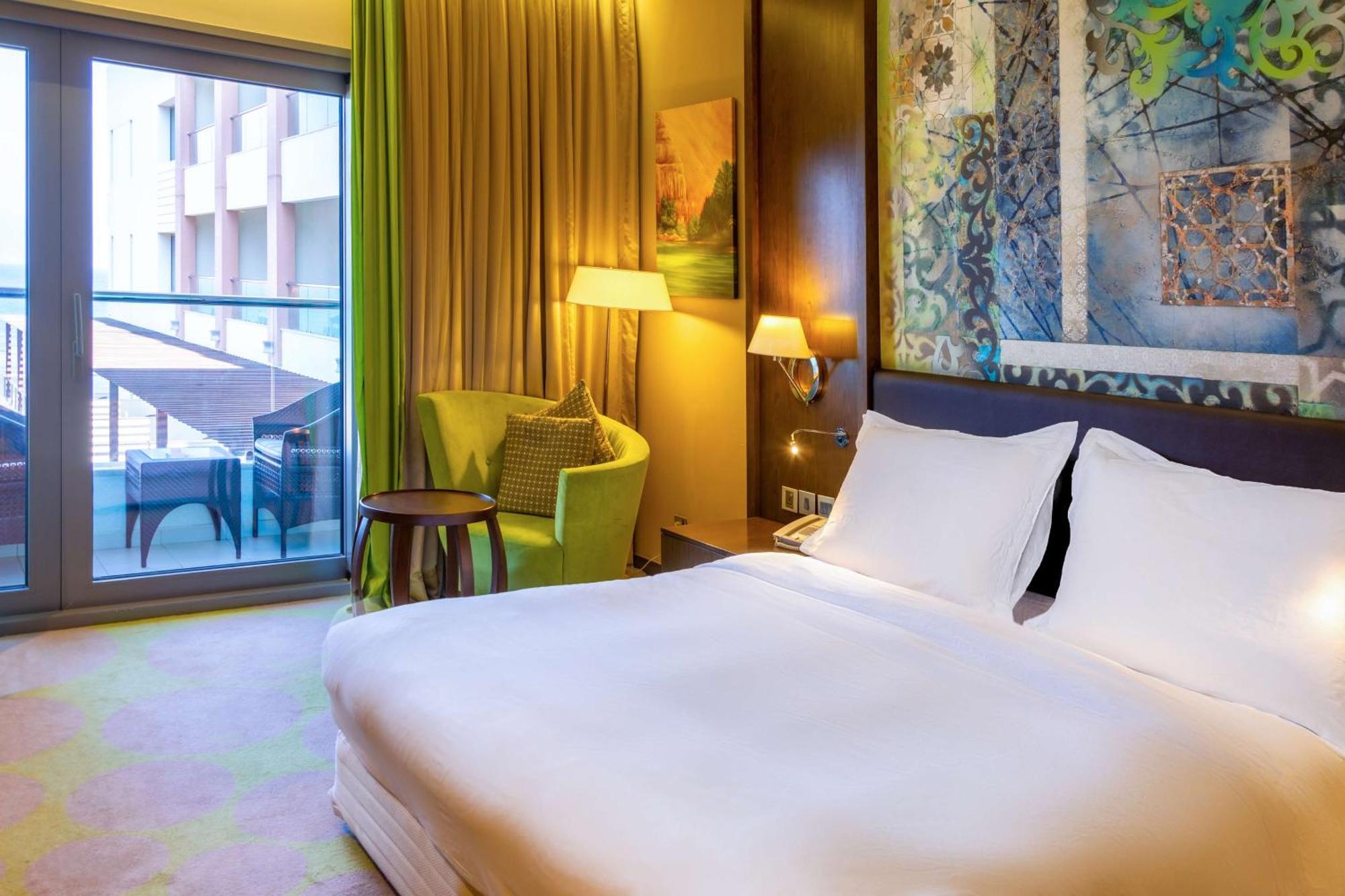 Radisson Blu Hotel & Resort, Сухар Экстерьер фото A room at the hotel