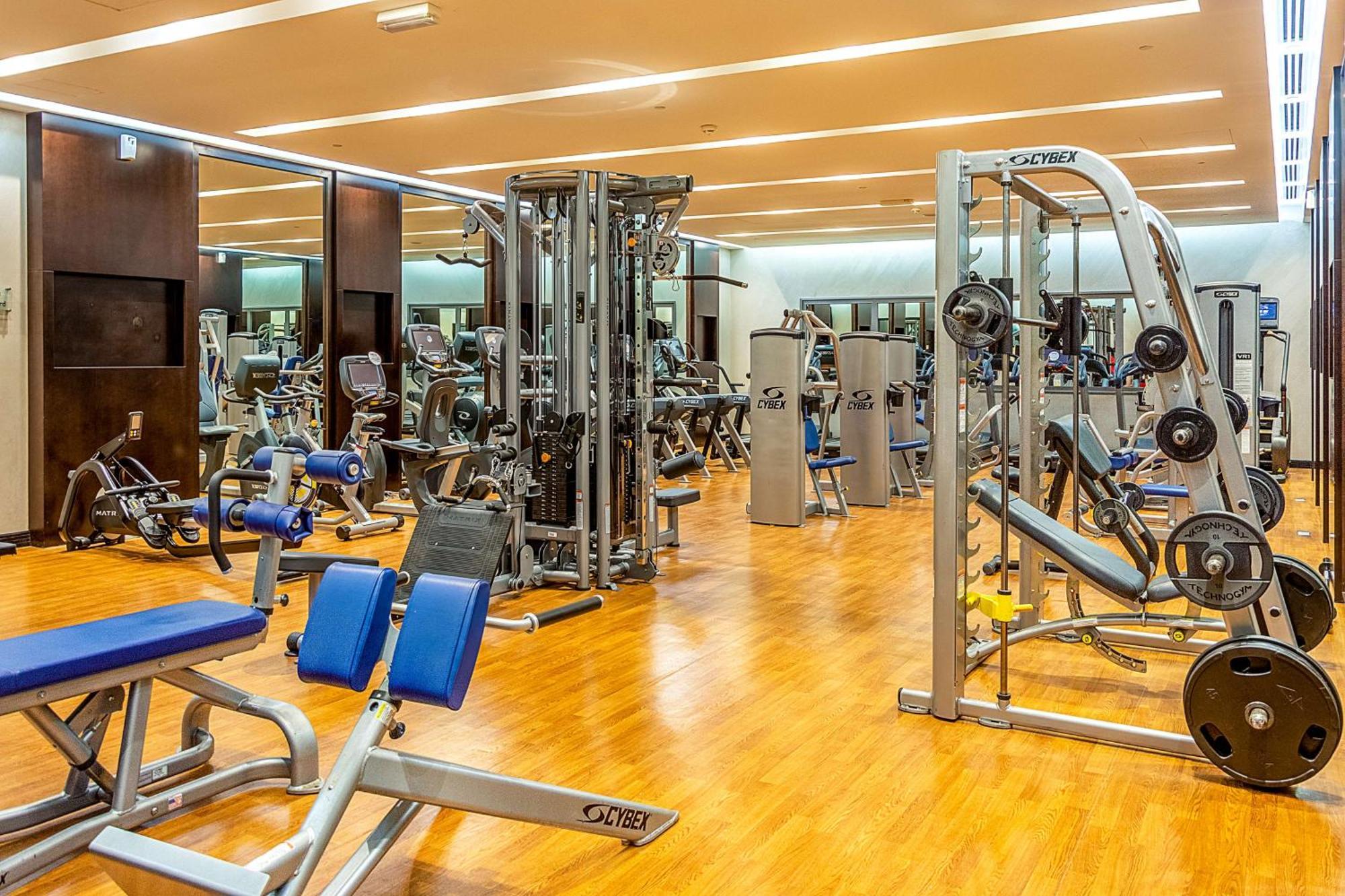 Radisson Blu Hotel & Resort, Сухар Экстерьер фото The gym at the hotel