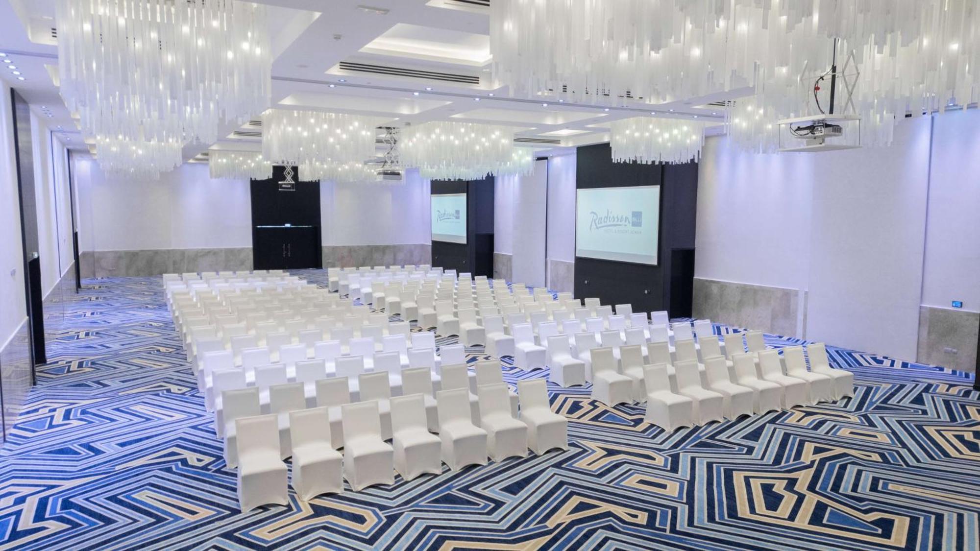 Radisson Blu Hotel & Resort, Сухар Экстерьер фото The ballroom