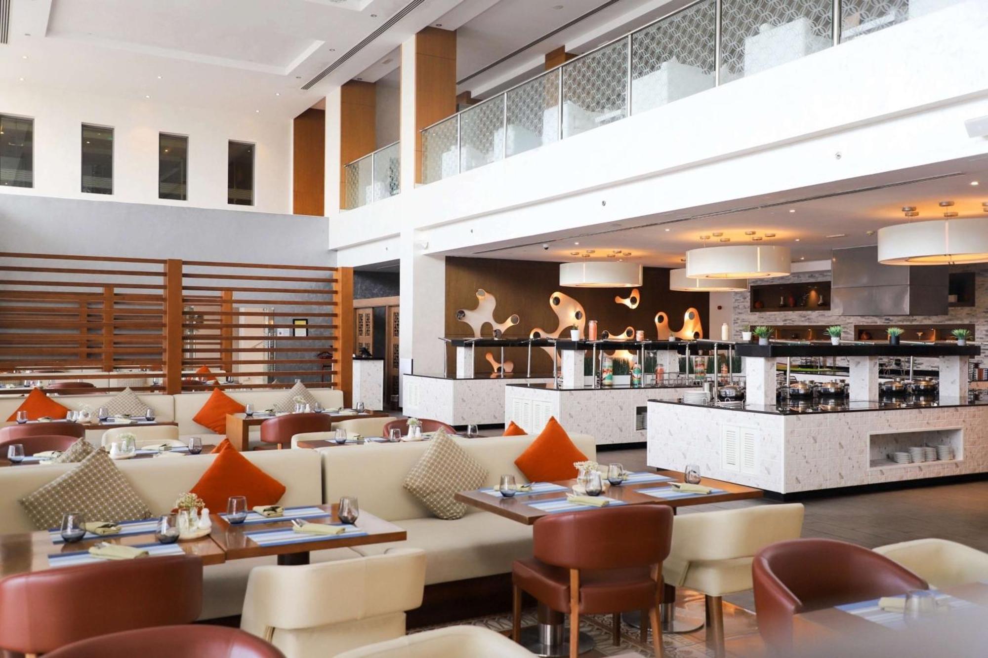 Radisson Blu Hotel & Resort, Сухар Экстерьер фото The restaurant